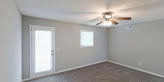 Lindsey Manor Apartments Gallery 8