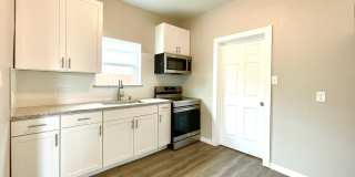 Move-In Ready 3BD/2BA – Laminate Floors, Fenced Yard & Prime Location! ACCEPTS SECTION 8 Gallery 17