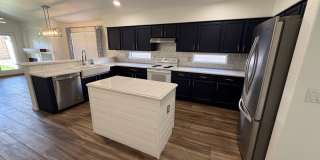 Cozy Home for Rent in East Mesa! **NEW FLOORING THROUGHOUT** Gallery 6