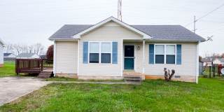 2 Bedroom 1 Bathroom Home with large backyard Gallery 1