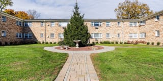 Newtonian Gardens Apartments Gallery 29