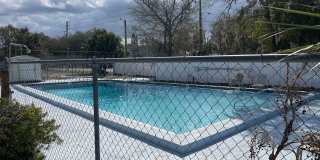 Spacious 2 bedroom/1 Bathroom End Unit Upstairs Condo. Gallery 5