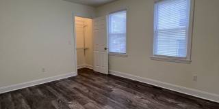 Updated 5BR 3bath house with off street parking! Gallery 20