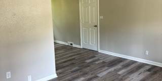 Large 3 bedroom house available Gallery 4