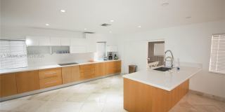 3406 NE 168th St Gallery 4