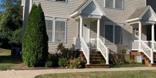 2BR, 2.5 Ba End unit townhouse in Pikes Place 2BR, 2.5 Ba End unit townhouse in Pikes Place Gallery 3