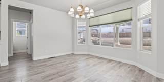 Large luxurious house with view of beautiful Utah Lake! Gallery 35