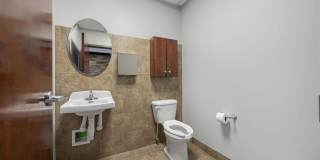 728 College Street Gallery 22