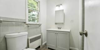 24 Hutton Avenue Gallery 11