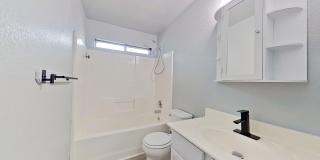 2 WEEKS FREE RENT + $1,095 + NEW STAINLESS STEEL APPLIANCES! Gallery 18