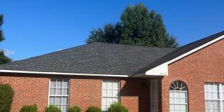 3 Bed / 3 Bath Duplex in a Convenient Location - No Carpet! Gallery 1