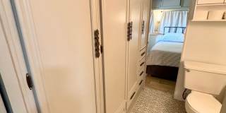 Bright & Newly Renovated FURNISHED 1-Bedroom Rental Gallery 10