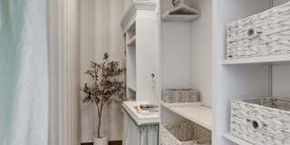 2425 Clement Ave Gallery 23