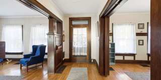 6+BR House on E. Lane – Central Campus – Newly Renovated + Free Parking – Flexible Move-In Gallery 5