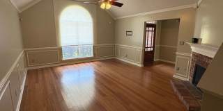 Spacious and well-maintained home located in the heart of Arlington! Gallery 23