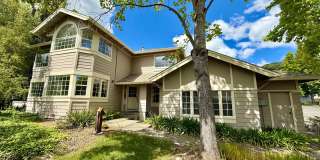 REMODELED FOUR BEDROOM / THREE BATH TOWNHOUSE IN COURTYARD AT PATRIDGE KNOLLS Gallery 1