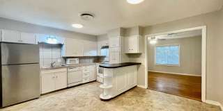 3 Bedroom Home One Block away from TXST! Gallery 1