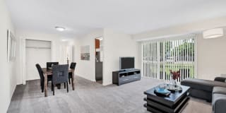 Washington Square Apartments Gallery 11