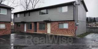 303 NW Tumlin Ave Gallery 1