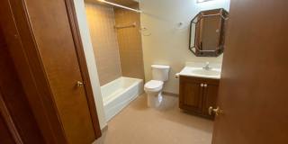 Room in 3 Bedroom Home at Grove Ave Gallery 24