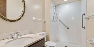 Cedarwood West Apartments Gallery 22