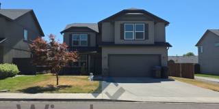 229 Kokanee Dr - Spacious 4 Bedroom Home Gallery 1