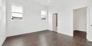 1952 W Ohio Street Gallery 17