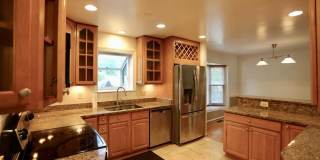 8523 ELECTRIC Avenue Gallery 16