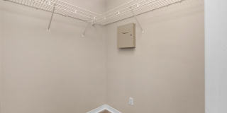 Charming 3BR Home with Fenced Yard, Garden Tub & Double Vanity Gallery 20
