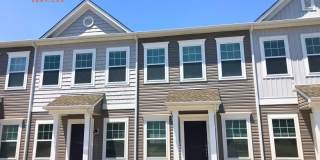 BEAUTIFUL 2 Bedroom Townhome in MIDLAND - Move In Special Gallery 1