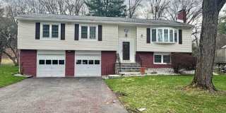 Gorgeous Newly Renovated 4 BR, 3 BA Home in quiet neighborhood Gallery 1