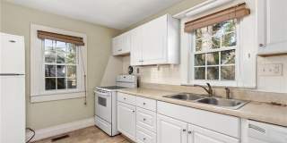 Amazing 2 bedroom 1 bathroom for rent! Gallery 1