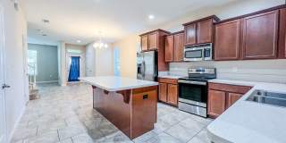 Spacious 4-Bedroom Townhome in Harmony – A Perfect Blend of Nature & Comfort! Gallery 9