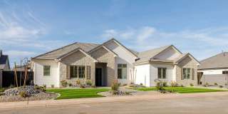 Beautiful single story with 4 bedrooms next to Crimson High School Gallery 1