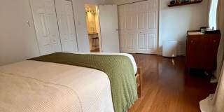 Gorgeous 2-Bed/2-Bath Condo in the Heart of Old City! Available August 1st! Gallery 28