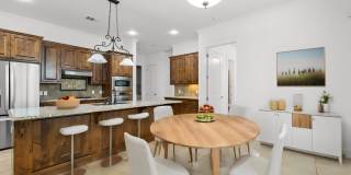 AVAILABLE: 2008 Construction 4 bed / 4 bath Home - Top of the line finishes, 2 car garage Gallery 8