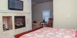 339 13th St S Street Gallery 38