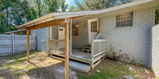 RENOVATED 2/1 w/ New Flooring/Paint, Fenced Yard, Deck, Walk In Closets, Granite Counters, & Stainless Appliances ! Avail NOW for $1295/month Gallery 32
