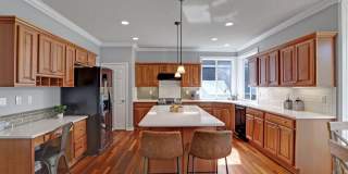 IMMACULATE & LOVELY 5 bed, 3 bath, + huge bonus room that can serve as a 5th bedroom, 2 car garage Gallery 11