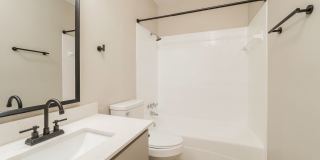 Hunter's Glen Apartments Gallery 52