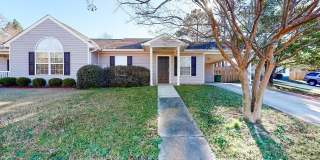 104 Queens Court Gallery 1