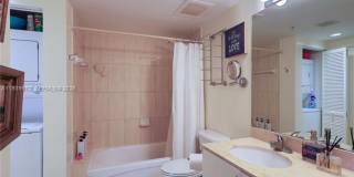 1750 N Bayshore Dr # 1711 (A11939562) Gallery 29