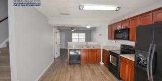 Great 2BR/2.5BA Murfreesboro townhome less than 2 miles from MTSU! Gallery 8