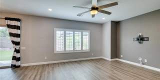 Beautiful Mission Hills Home with Loft, Custom Finishes & Multiple Patios Gallery 11