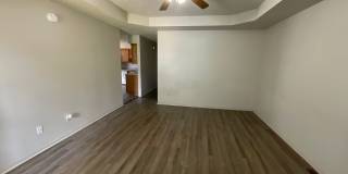 Gorgeous 3 bedroom House in JoMo with a deck!! Gallery 5