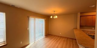 BRIGHT, OPEN LIVING IN THE HEART OF REDMOND!! Gallery 1