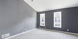 856 Saint Charles Avenue NE Gallery 20