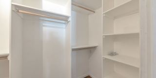 5-Bedroom Tempe Home with Private Pool, Guest House & Garage Near ASU Gallery 10