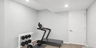 Charming 4BR Townhome in Thornton Gallery 8