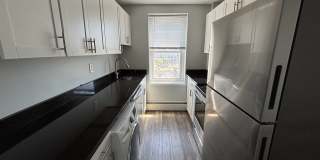 225 Golden Hill St Gallery 10